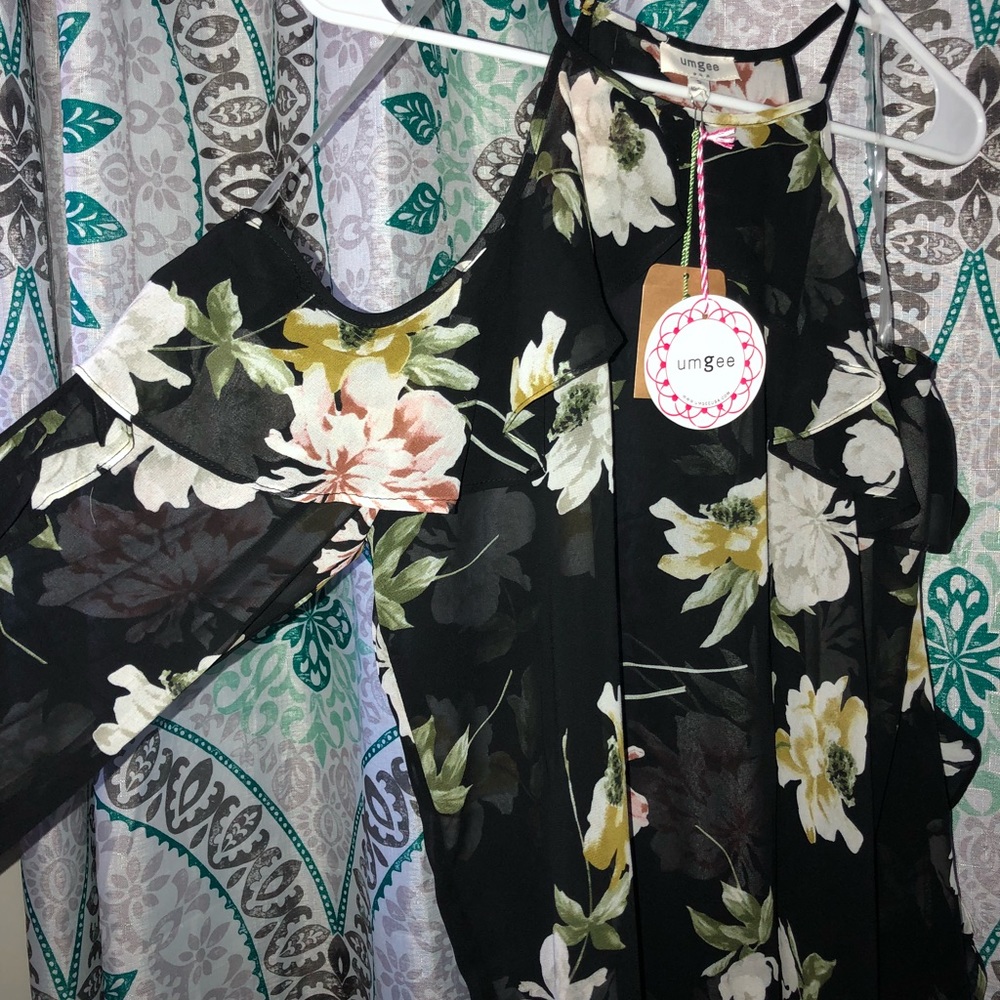 Adorable fashionable blouse!